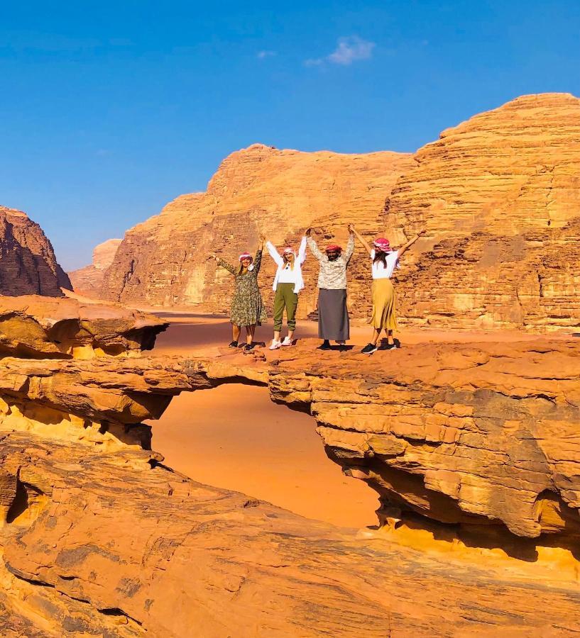 Wadi Rum Cave Camp &Jeep Tour Esterno foto