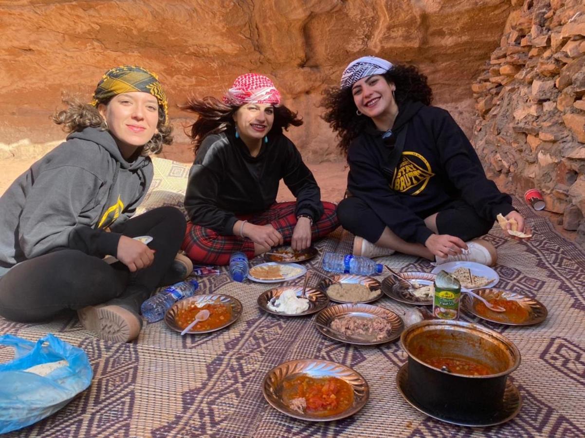 Wadi Rum Cave Camp &Jeep Tour Esterno foto