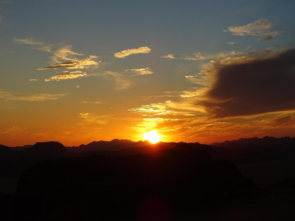 Wadi Rum Cave Camp &Jeep Tour Esterno foto